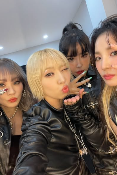 투애니원 2NE1 산다라박 박봄 있는 완전체 사진 공개 17주년