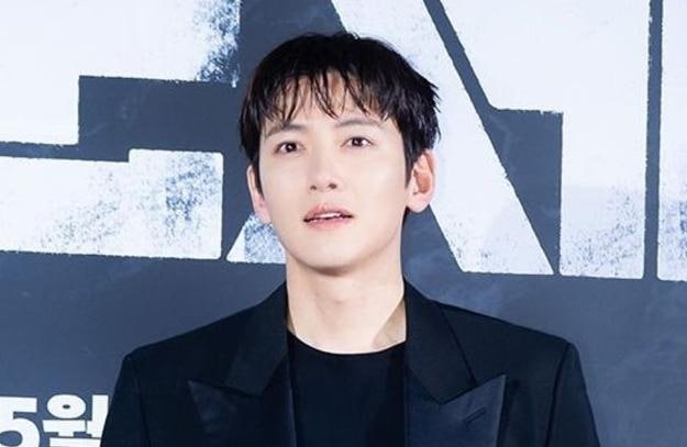 "생활고 아닙니다" 지창욱 직접 댓글, 돌고래유괴단 광고 뒤 칸 영화제 일정
