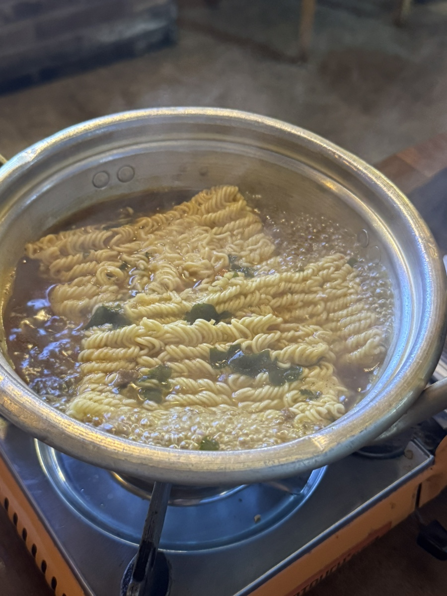 깐깐한족발 광주봉선점 사진 2