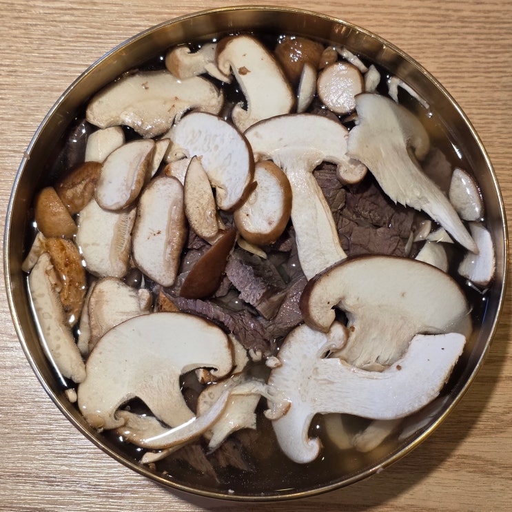 [연희동 연희곰탕] 연희동 밥집: 송화버섯곰탕 맛집