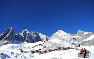  리장 옥룡설산 1일 투어 - 해발고지의 신비를 만나다
