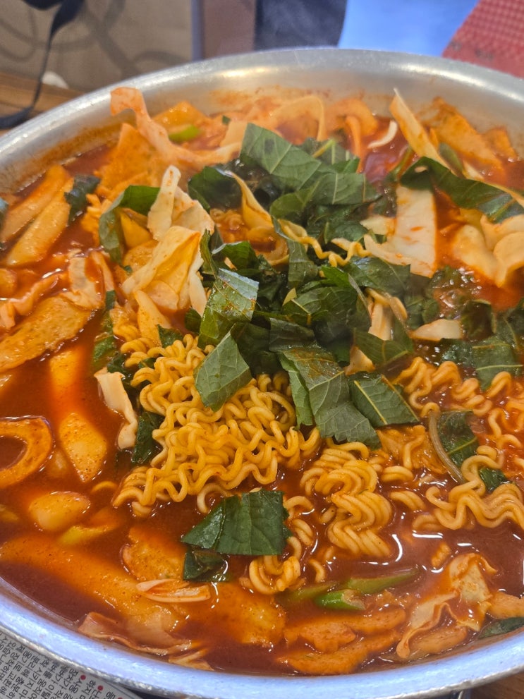  홍대 또보겠지 떡볶이 깐따삐아점 웨이팅 팁과 버터갈릭 감자튀김 볶음밥 필수 조합 후기