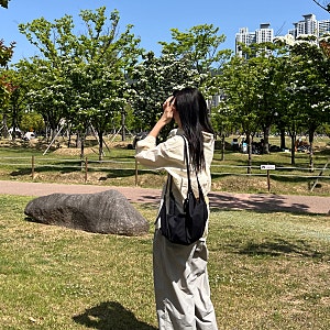 포테 0014 3-Way 플로우백 블랙 착용샷, 여름가방 추천