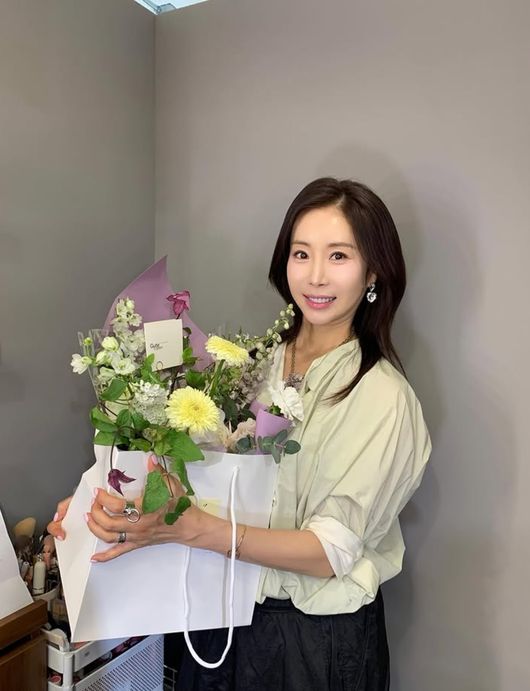 <b>한다감</b>, 47세 최고령 임신... ‘슈돌’서 사업가 <b>남편</b> 최초 <b>공개</b>