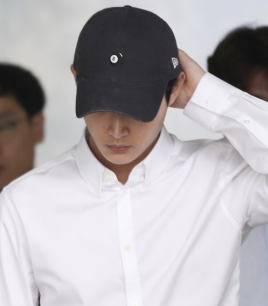 카톡 프로필 사진 한 장으로 송중기·박보검 소속사까지 들어갔지만, 3년 만에 사라진 남자배....