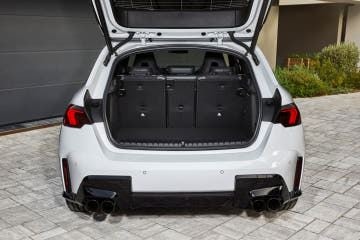 BMW 1시리즈 4천만 원대 해치백, 지금 사도 괜찮을까?