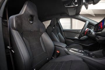 BMW 1시리즈 4천만 원대 해치백, 지금 사도 괜찮을까?