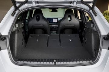 BMW 1시리즈 4천만 원대 해치백, 지금 사도 괜찮을까?