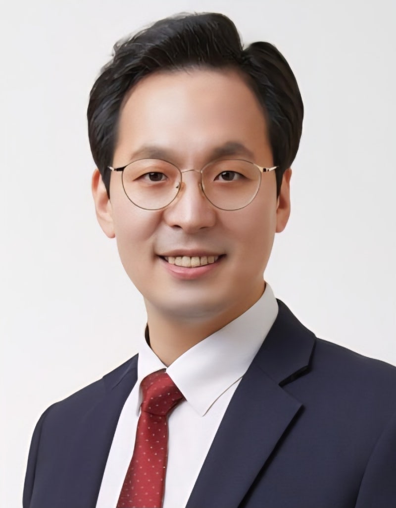 "내일 스타벅스 가서 먹어야징" 김선민 국민의힘 거제시장 후보, 프로필 나이 고향 학력