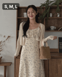  잔꽃무늬 플라워 레이어드 끈나시원피스 - 휴양지룩 완성