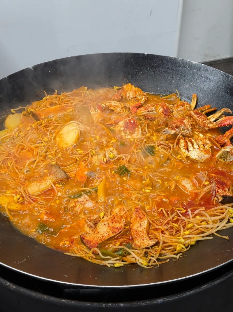 연평도 꽃게품은닭볶음탕 드럼통솥뚜껑 오이도 거북섬점 아이와 함께한 후기