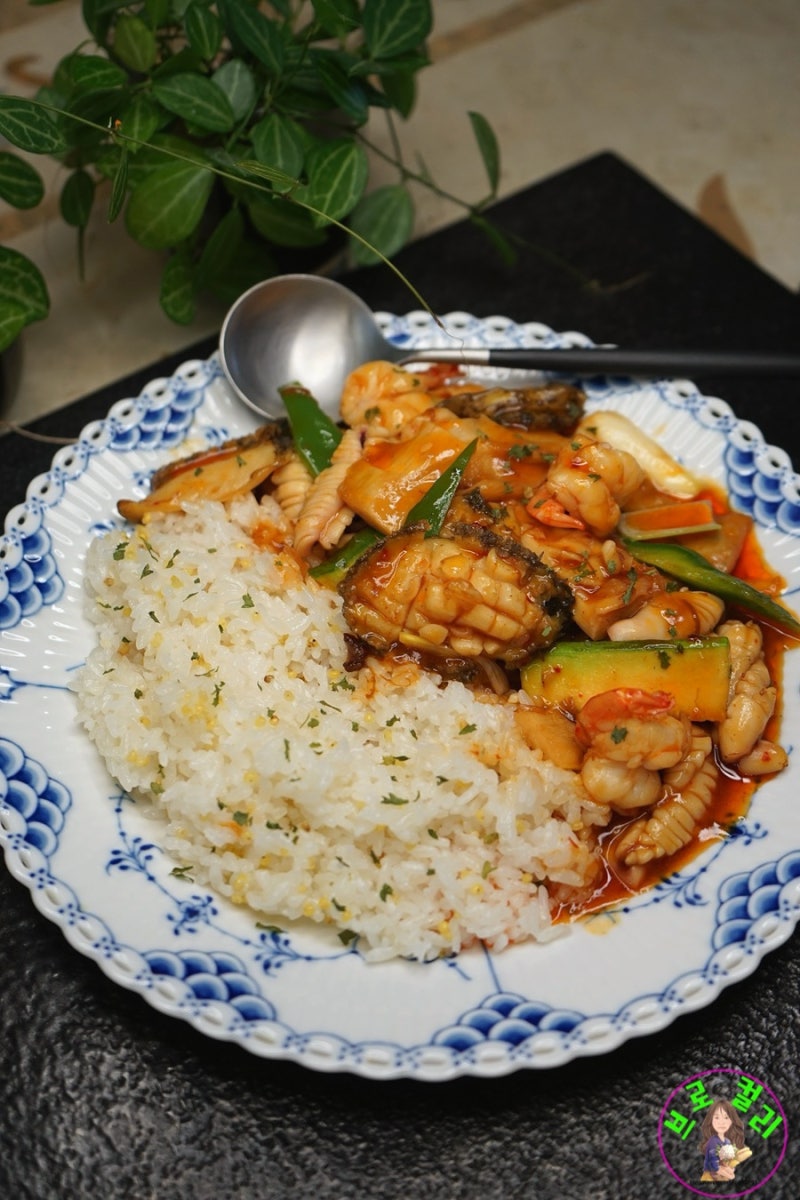 해물덮밥 레시피 XO 소스 해물볶음 해물 잡탕밥 만들기 덮밥 종류 전복요리 주말 점심메뉴 추....