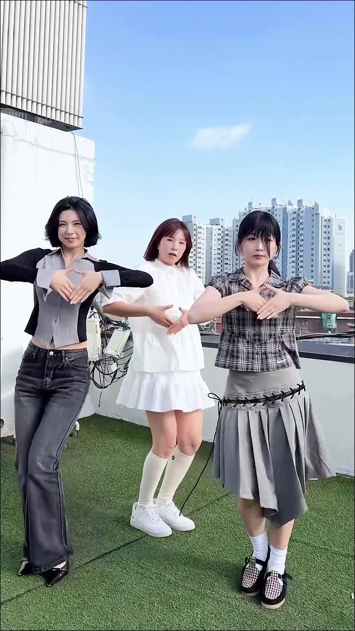 엔믹스 해원 인스타그램 패션 정보 / 해원 패션 정보 / 해원 신발 정보