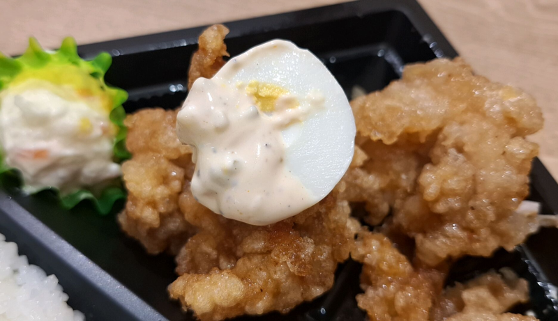 [일본] 타르타르소스를 얹은 일본식 닭튀김, 치킨난반(チキン南蛮) 도시락