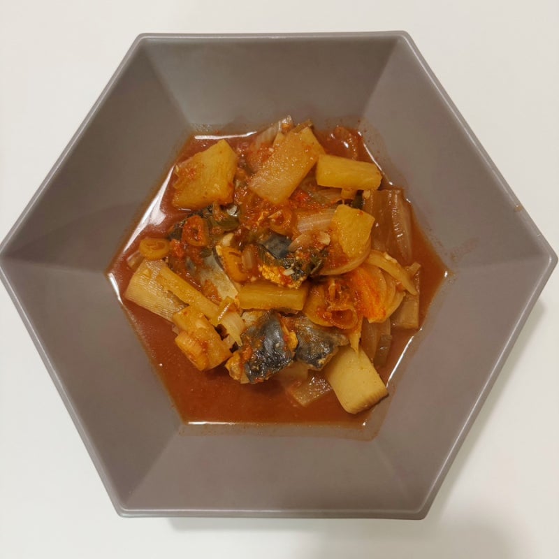 비린내 없이 맛있는 고등어 무 조림 황금 레시피