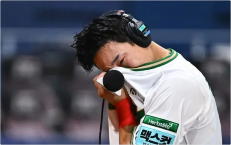 “애 둘 키우는데 2군에만 있어서…” 김웅빈의 끝내기 홈런이 더 뭉클했던 이유