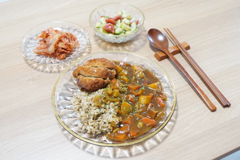 오늘의 밥상 : 오뚜기 3일 숙성카레 + 여름 첫 수박