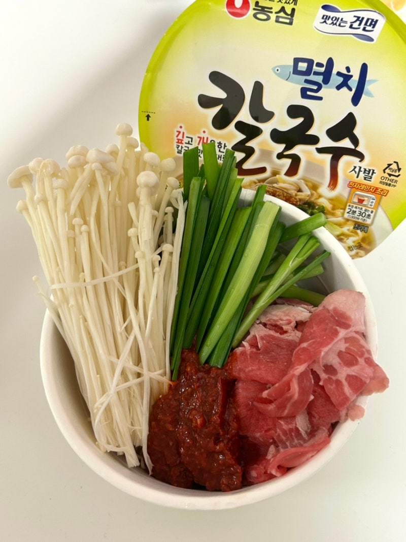 등촌칼국수 싱크로율 99% | 멸치칼국수 활용 초간단 레시피 자취요리 추천