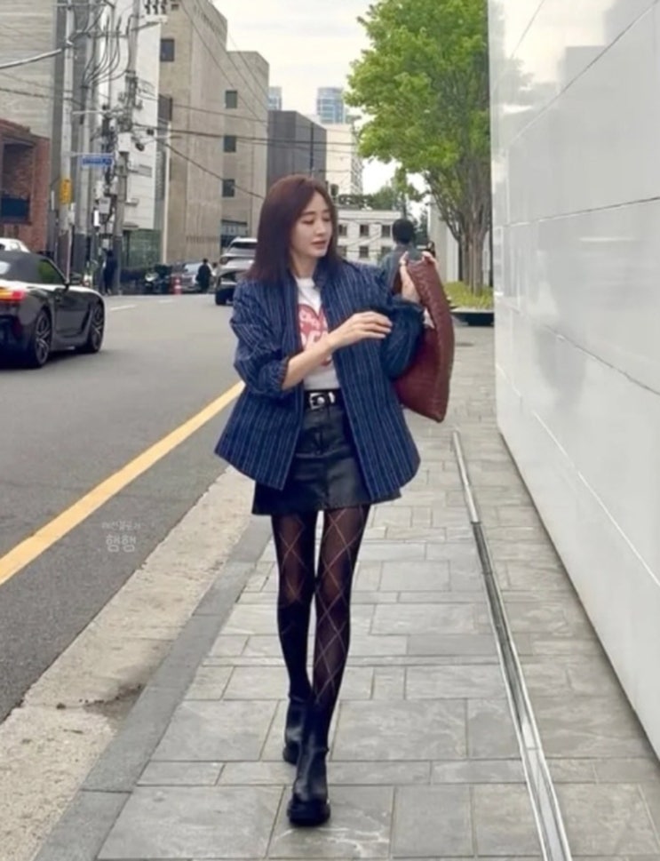  김혜수 중단발 화제 이유, 세련되고 어려 보이는 핵심 디테일