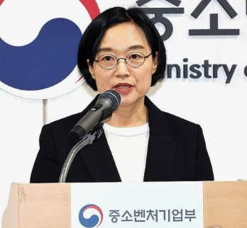 [긴급속보] <b>재산</b>이 223억 원!? <b>한성숙</b> 중소벤처기업부 장관... 