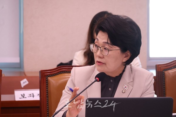 ‘계엄의 밤’ 박완수 경남도지사 도청에 없었다...“새벽 1시 도지사 주재회의” 거짓으로 드러나