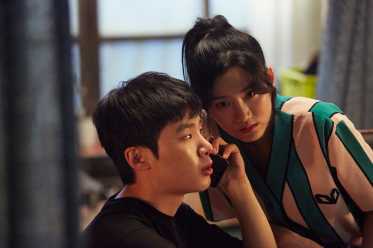 5월: 계속 무언가를 보다 (1)