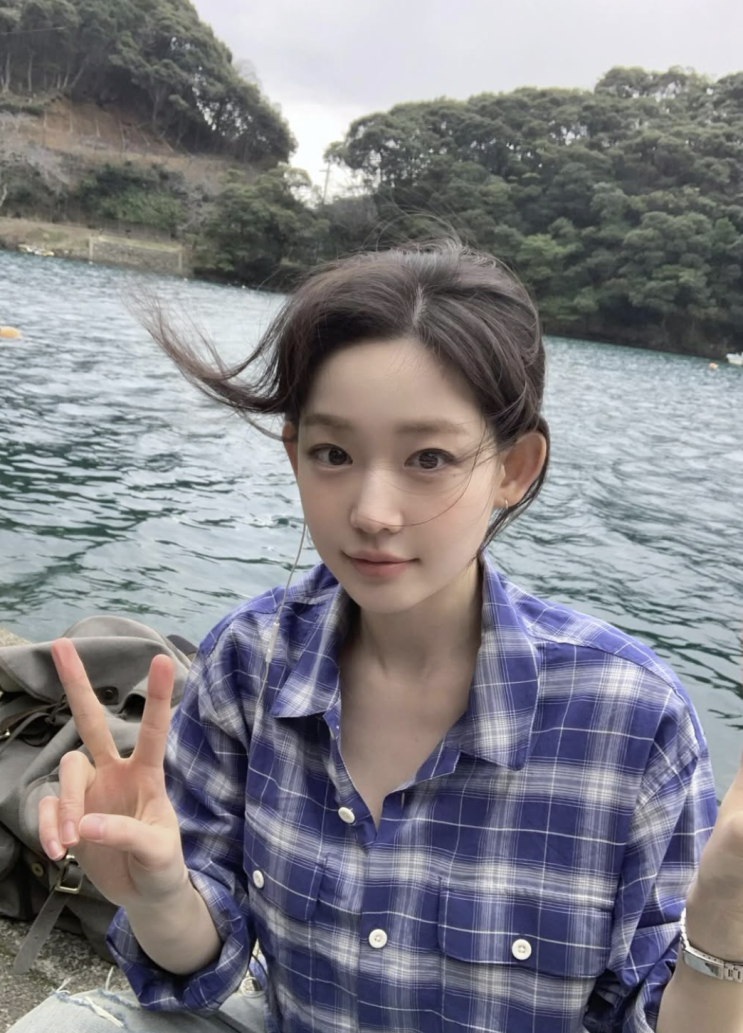  [셀럽패션] 최윤지 인스타 패션! 요즘 날씨에 딱 좋은 체크 셔츠 코디