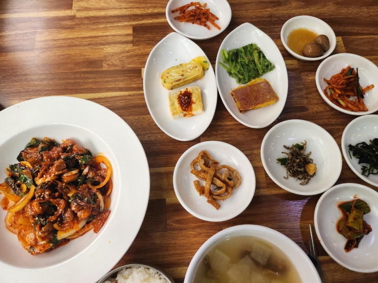 원주 우산동 상지대 맛집 [낮밥&밤술] 이 가격에 이런 맛이라고? 7,900원 백반 맛집