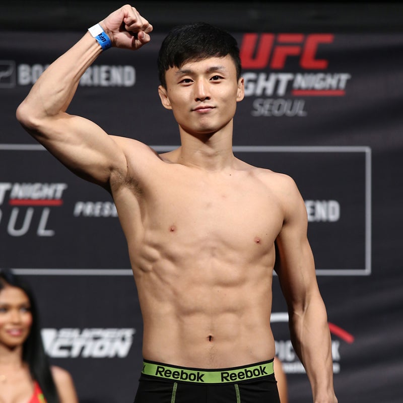 [UFC] 최두호 1년 5개월 만의 부활승! '코리안 킬러' 산토스 격침하고 한국 파이터 잔혹사 끝냈....
