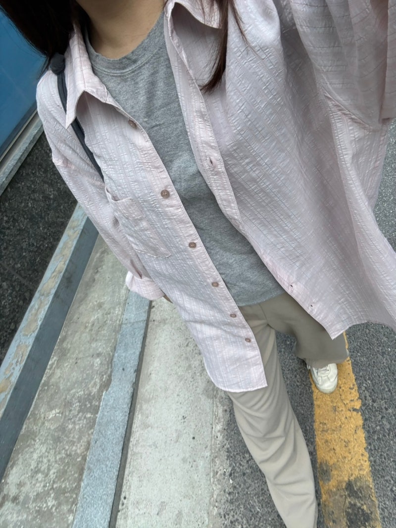 몽돌 스트라이프 시스루 오버핏 셔츠 라이트핑크 구매 착용 후기