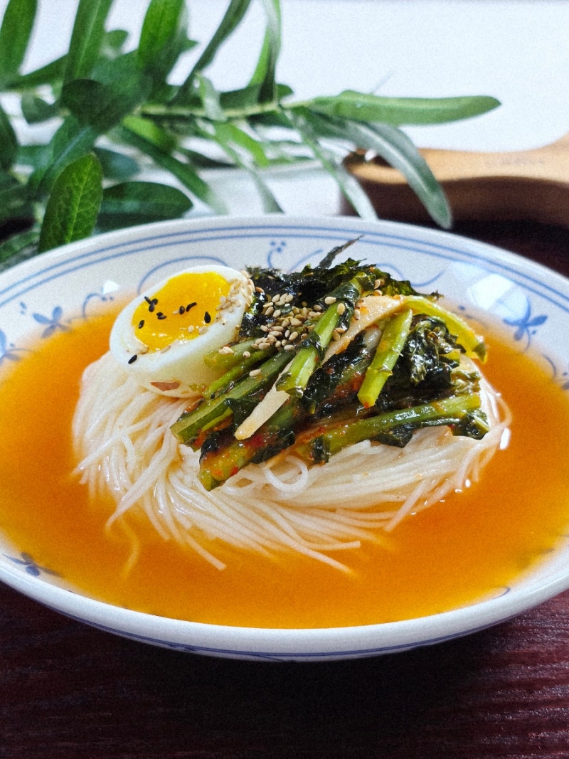 열무김치만 맛있으면 끝! 시원하게 말아먹는 열무 김치말이국수 레시피