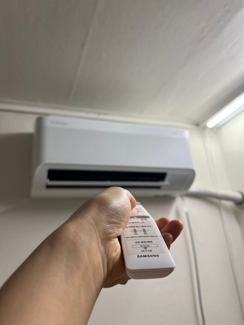 다이소 에어컨 세정제 탈취제 차이와 사용법만 알아도 냄새 싹 제거