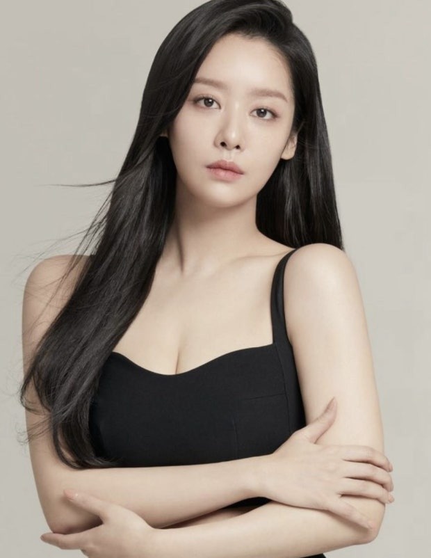 차주영 사주 - 세련되고 우아한 배우