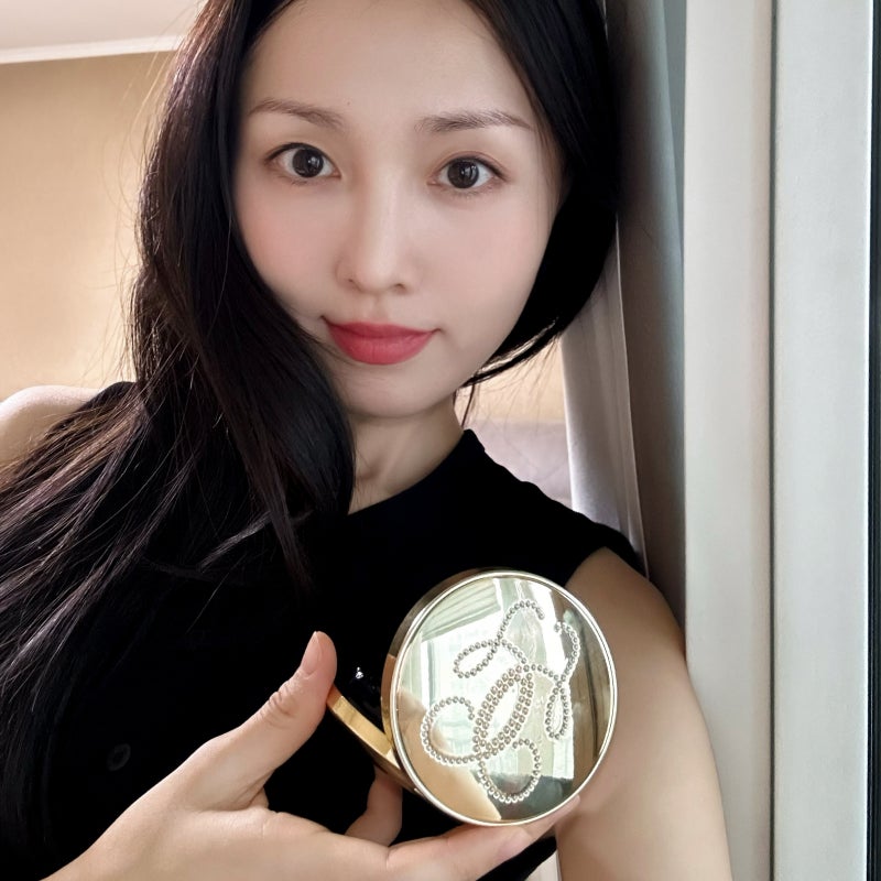 송혜교 메이크업 속 겔랑 키스키스 매트 립스틱 빠뤼르 골드 메쉬쿠션까지
