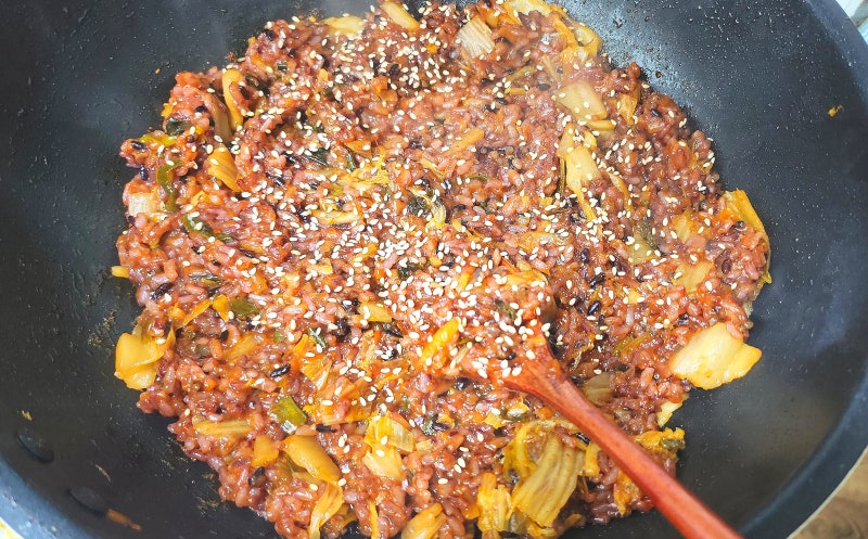 〔김치볶음밥 만들기〕 류수영 김치볶음밥 레시피 간단한 어남선생 김치볶음밥 만드는 법 fe....