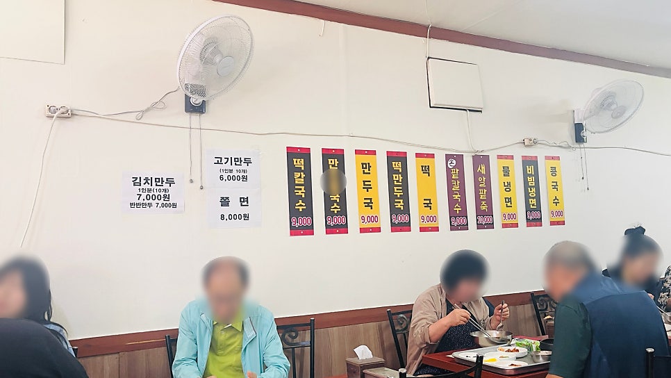 기찻길옆골목책방 사진 6