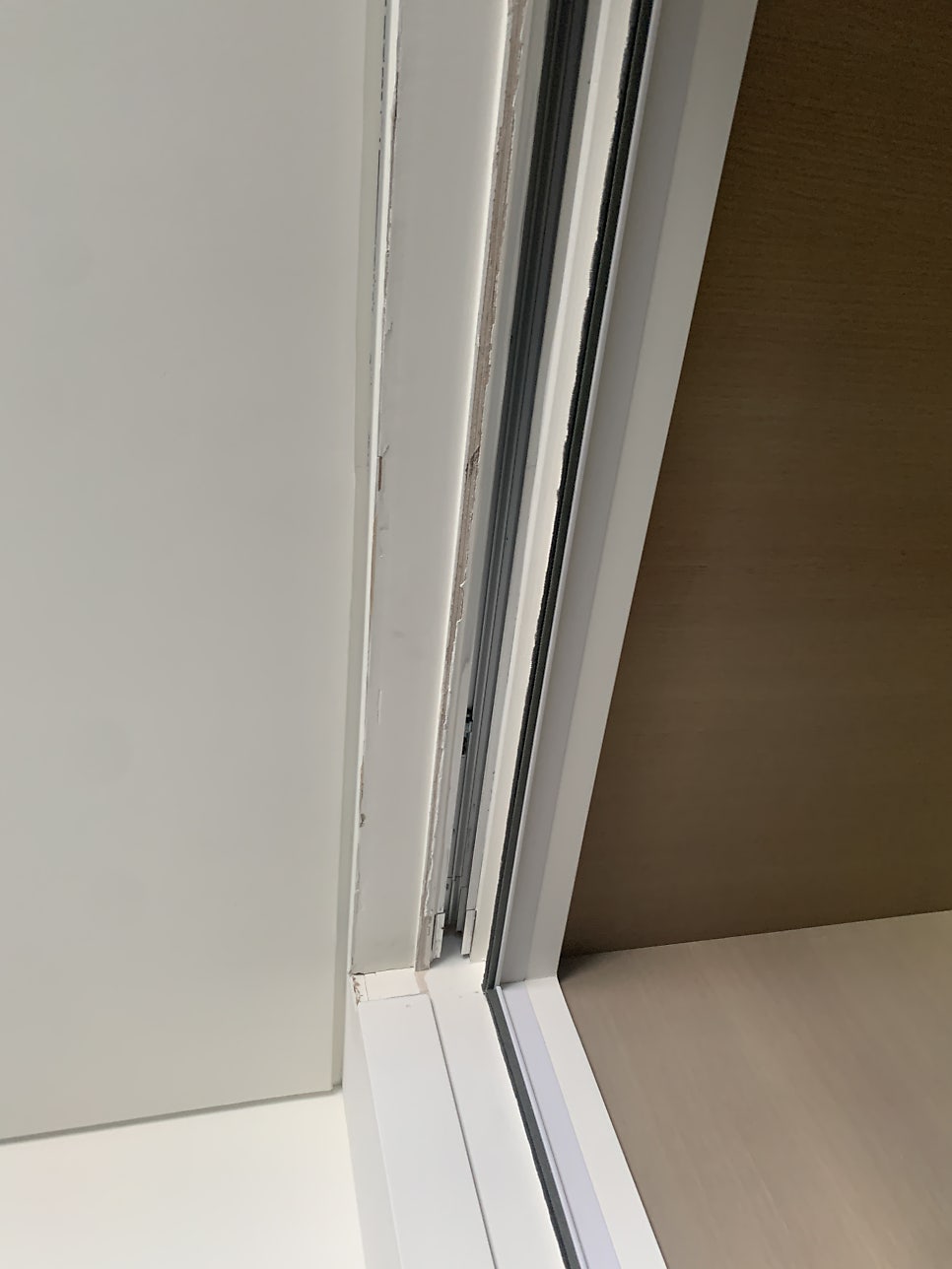 송파구 도어 댐퍼 교체｜포켓 슬라이딩도어가 쾅 닫힌다면? 댐퍼 교체로 해결한 실제 사례