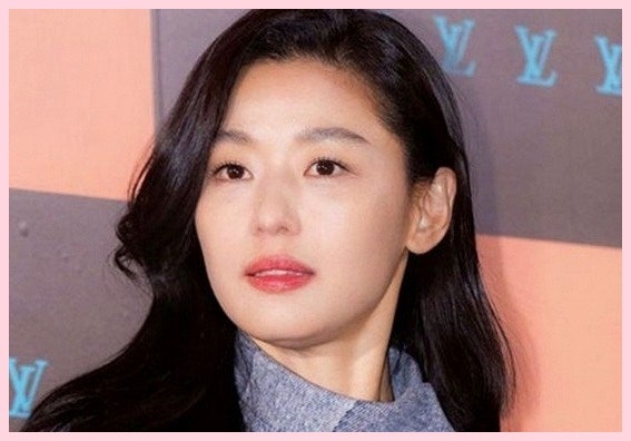 전지현 칸 영화제 미니드레스+운동화 비율, 암살 후 11년 만의 스크린 복귀