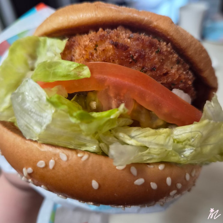  [내돈내산] 맥도날드 와사비 게살 크림 크로켓 버거 먹은 후기
