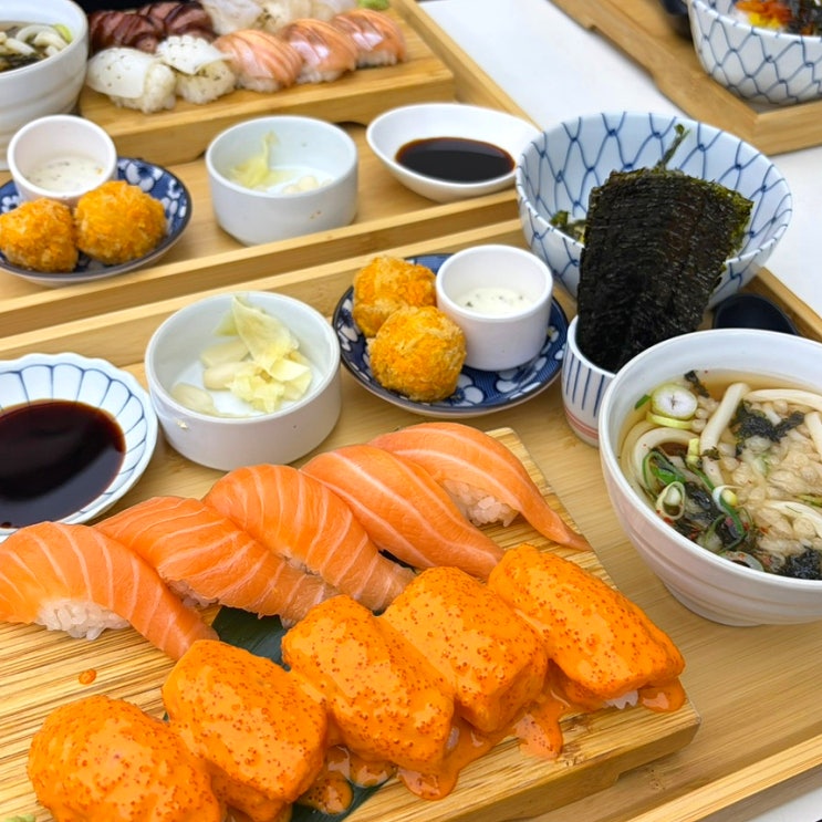  대구 동성로 맛집 반월당역 연어 스시 맛집: 동경산보 동성로본점(불닭연어초밥)
