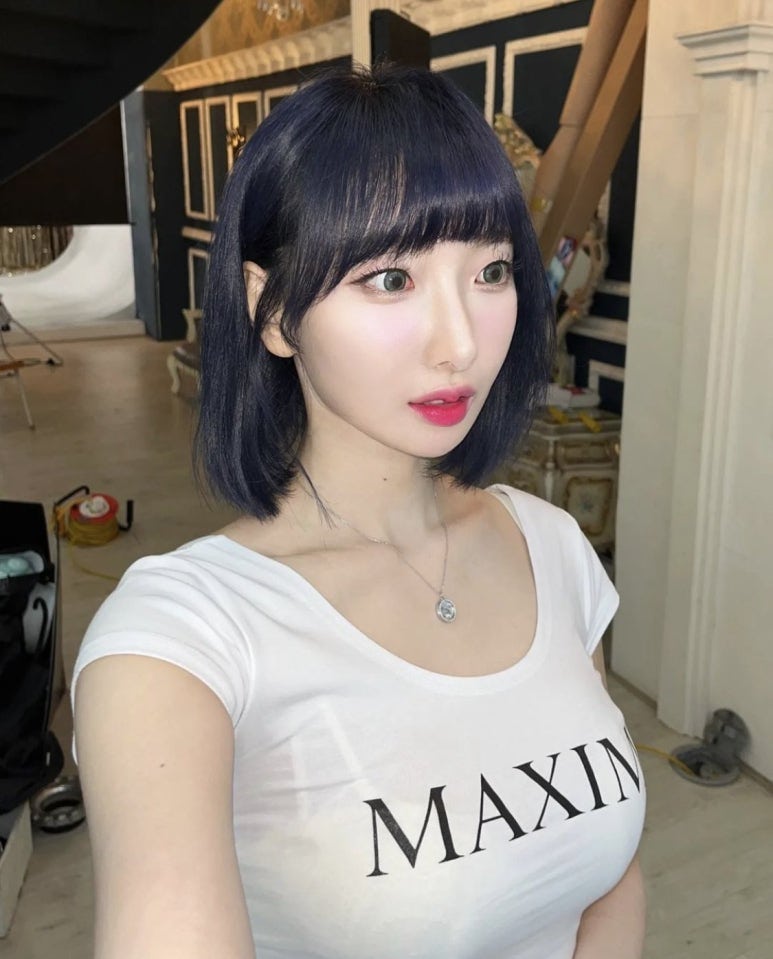 무릎 수술로 단상을 내려온 이다연이 5년 만에 맥심 단독 표지로 돌아온 길
