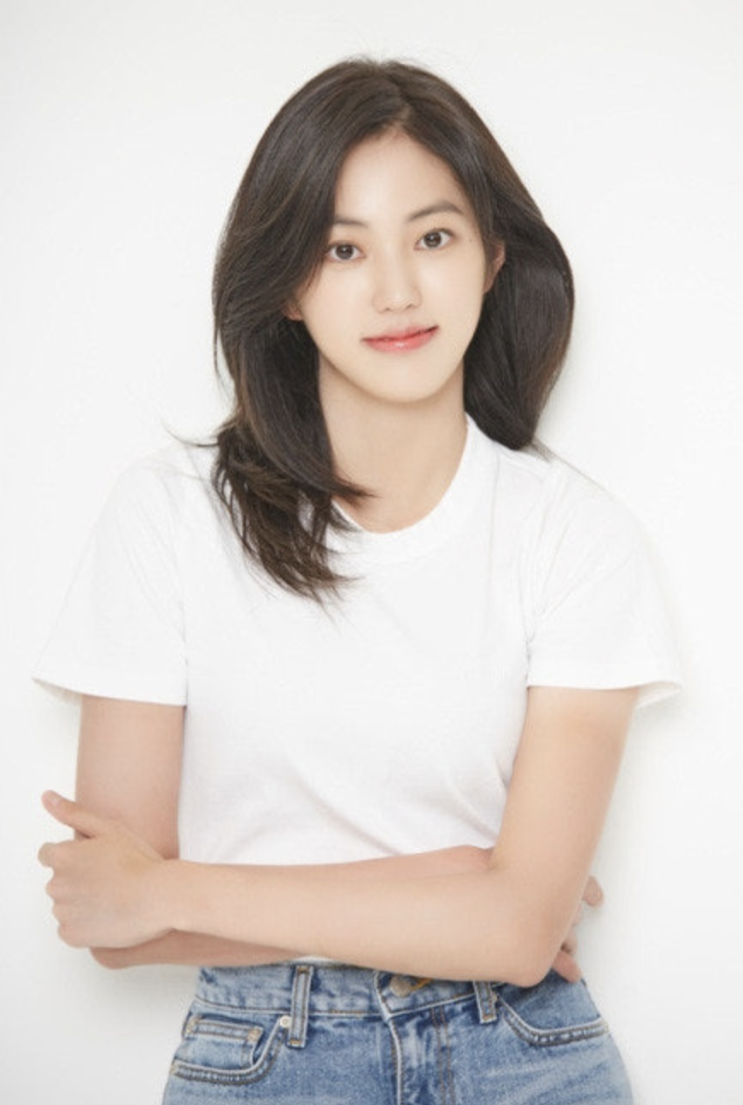 <b>권은빈 연예계 은퇴</b>? 큐브엔터테인먼트 떠난 권은빈, 활동 종료... 