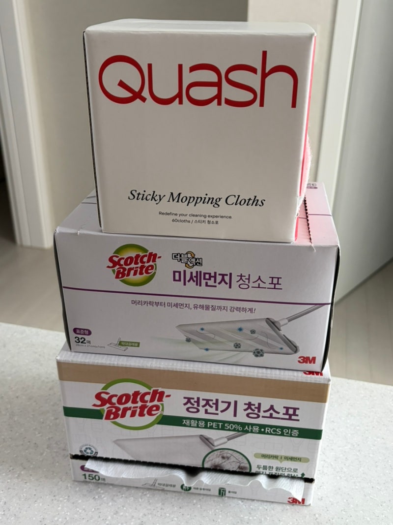 스카치브라이트 점착식 청소포와 쿼시 스티키 청소포 비교