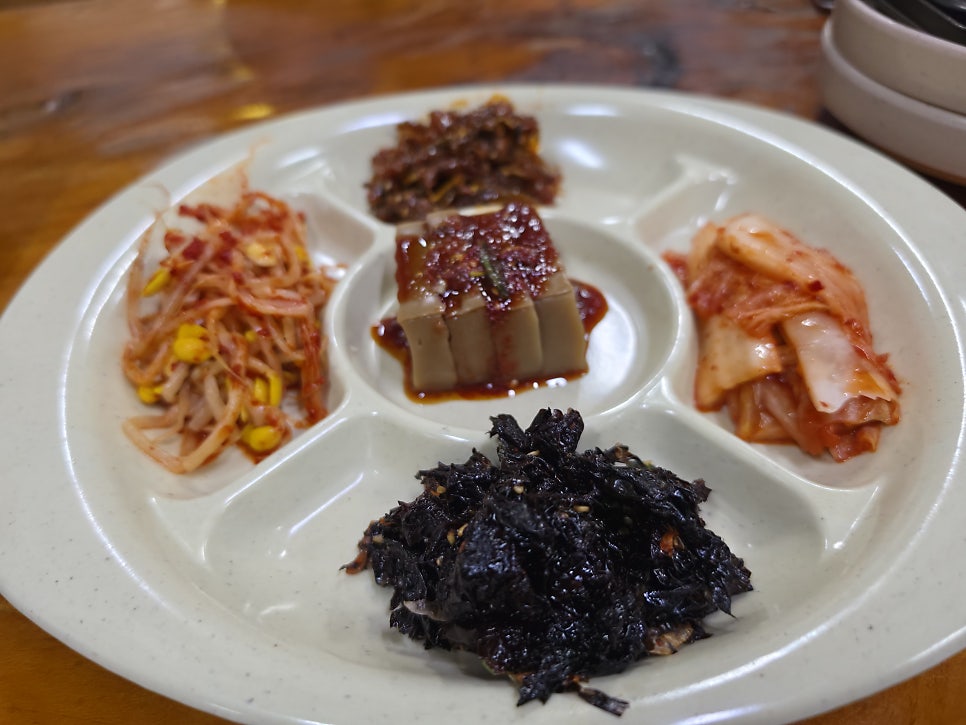 24시돌솥밥기사식당 사진 3
