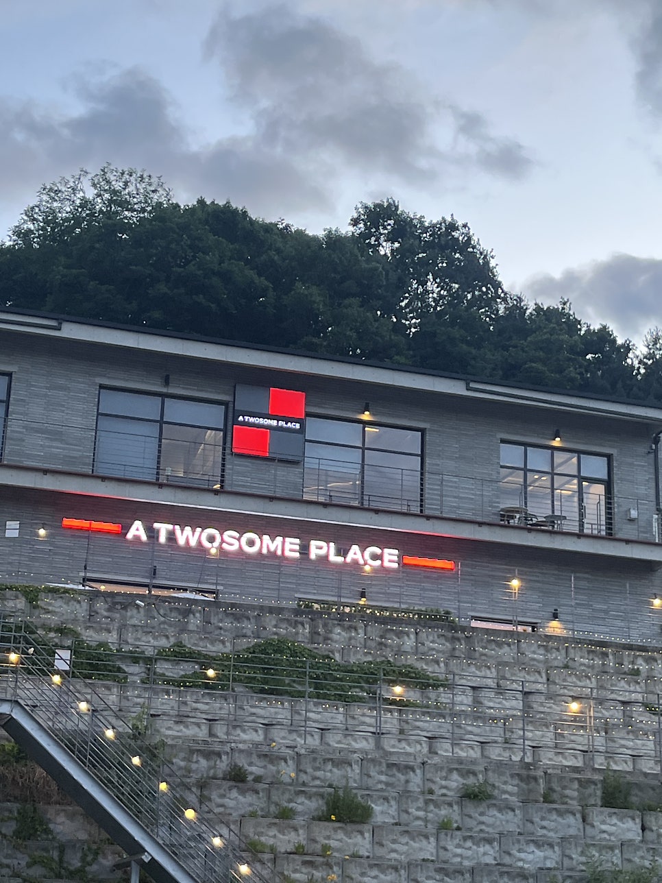 투썸플레이스 춘천삼천점 사진 5