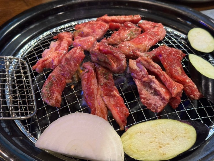  [서울일상] 숯불 설레임 - 망원동 고깃집으로 유명한 숯불 설레임 방문후기, 망리단길 맛집으로 양념 숯불갈비와 한돈 삼겹살, 된장찌개 비오는날 즐기기! 온누리 상품권 가맹점!
