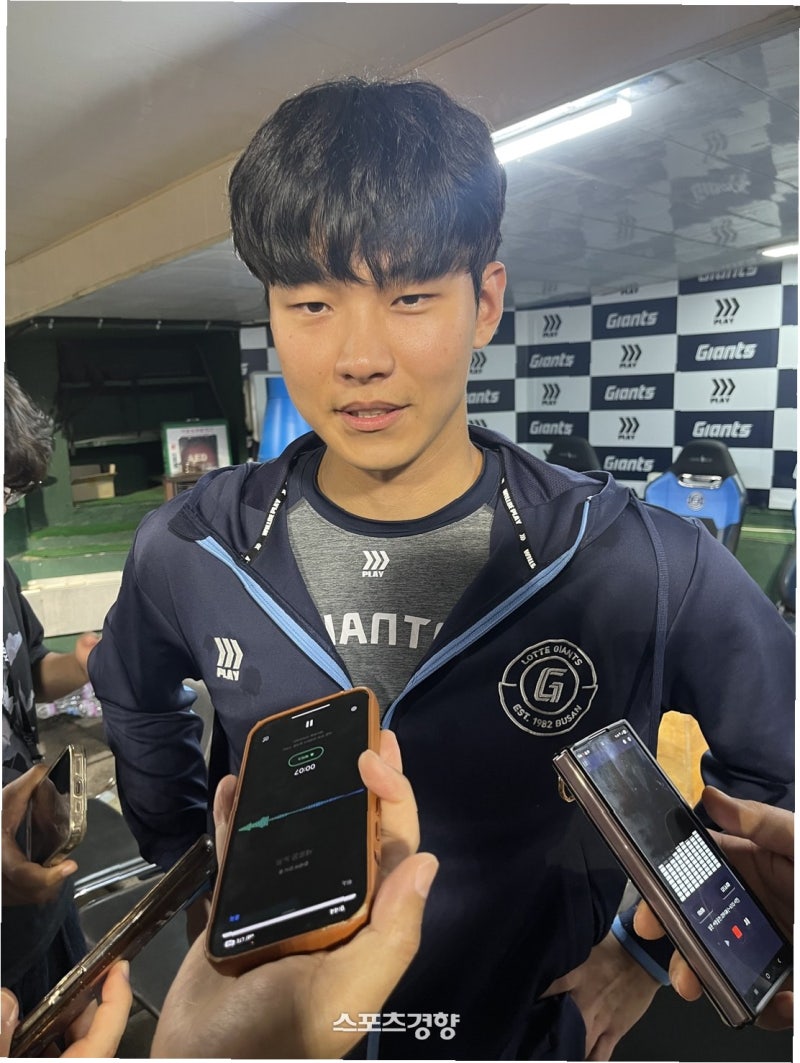 26시즌 첫 1군 콜업! 롯데 홍민기, 제구 불안 딛고 재도약할까?