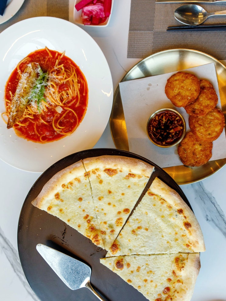  애월해물라면 맛집으로 유명한 애월 레스토랑 '아라다이닝' 후기