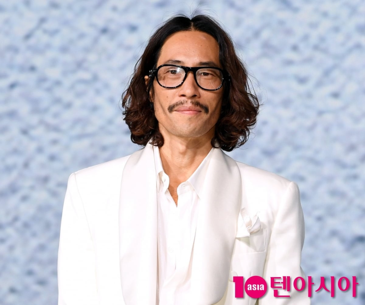 <b>류승범</b>, 회사 카니발로 <b>버스전용차로</b> 상습 <b>위반</b> 과태료 부과