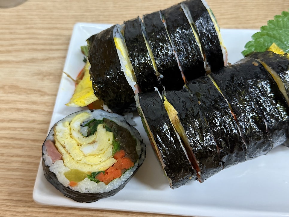 꼬마김밥돈까스 사진 1